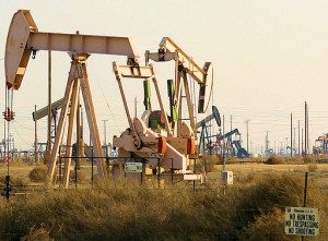 512px-Pump_Jack_at_the_Lost_Hills_Oil_Field_In_Central_California